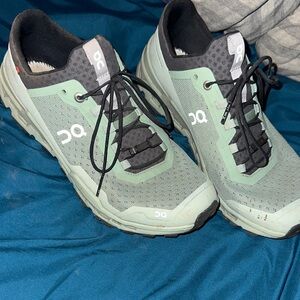 On Running Womens  Athletic Shoes in Green and Blackw